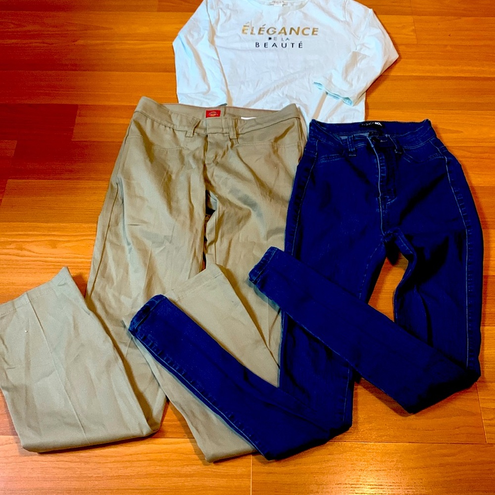 Women size 0 pants  lot of 3 pieces